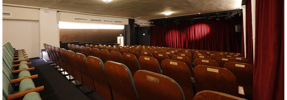 Theatersaal-The-English-Theatre.jpg